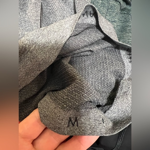 44. Lululemon Metal Vent Tech Short Sleeve - Picture 10 of 16